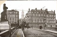 CPA Angers Le Statue et la Rue de Beaurepaire