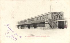 VINTAGE POSTCARD Bordeaux Footbridge of the Railroad