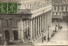 VINTAGE POSTCARD Bordeaux Large Theater Calonnade