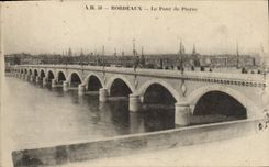 CPA Bordeaux Le Pont de Pierre