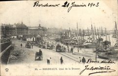 CPA Bordeaux Quai de la Douane Bateaux