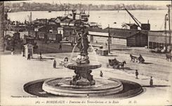 VINTAGE POSTCARD Bordeaux Fountain of the Three Graces and the Roads