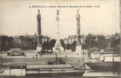 VINTAGE POSTCARD Bordeaux Rostrales Column and Monument of Of Gironde the Boat