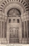VINTAGE POSTCARD Albert Basilique of NR D of Brebieres Gate of left