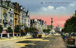 CPA Reims La Place Drouet d'Erlon Tramway