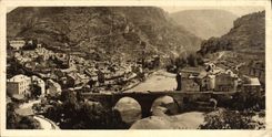 VINTAGE POSTCARD Gorges of the Tarn Sainte Enimie View