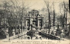 VINTAGE POSTCARD Paris Garden Of Luxembourg Medicis Fountain