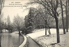 VINTAGE POSTCARD Paris Bois de Boulogne Edges Of the Lake under snow