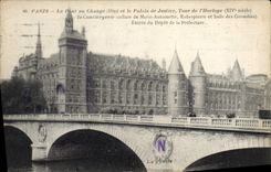 CPA Paris Le pont au change et le palais de justice Tour de l'horloge 