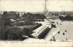 CPA Paris Panorama Vers les Invalides et la Tour Eiffel