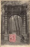 CPA Paris Ses Squares et ses Jardins Parc Monceau Le portique romain