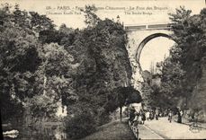 VINTAGE POSTCARD Paris Park of the Chaumont Hillocks the bridge of bricks