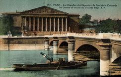 VINTAGE POSTCARD Paris the House of Commons and the Bridge of the Harmony Boat