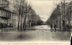 VINTAGE POSTCARD Paris Floods Footbridge Haussmann Boulevard