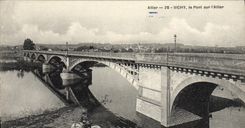 VINTAGE POSTCARD Vichy the bridge on combining it