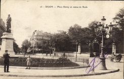 CPA Dijon Place Darcy et statue de Rude
