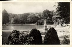 CPA Vitre Jardin des plantes Statue de Madame de Sevignee