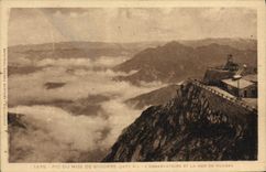 CPA Pic du Midi de Bigorre L'observatoire et la mer de nuages 