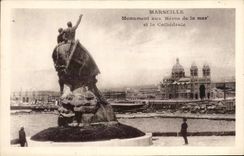 CPA Marseille Monument aux Heros de la mer et la Cathedrale 