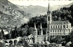 MODERN CARD Heavy Slopes And the Basilica