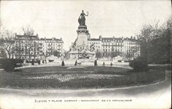 CPA Lyon Place Carnot Monument De La Republique