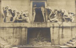 CPA Paris Cimetiere Pere Lachaise Bartholome Monument aux morts 