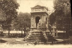 VINTAGE POSTCARD Paris the Fountain Of the Innocent ones