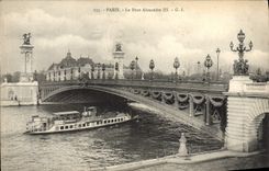 CPA Paris Le pont Alexandre III Bateau Peniche 