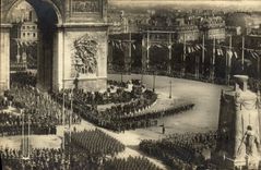 Festivales de París de la POSTAL de la VENDIMIA Militaria del 19 de julio de 1919