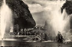 CPM Versailles Et Ses Merveilles Parc du Chateau Les grandes eaux au bassin d'Apollon