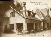 CPA Paris Exposition des Arts Decoratifs Une rue du village Francais
