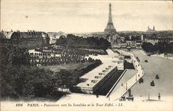 CPA Paris Panorama Vers les Invalides et la Tour Eiffel