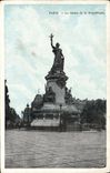 CPA Paris La Statue de la Republique 