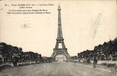 CPA Tout Paris La Tour Eiffel 