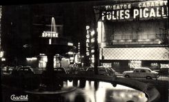 CPM Paris Place Pigalle la Nuit Sphinx Folies Pigalle