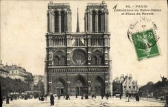 CPA Paris Cathedrale De Notre Dame Et Place Du Parvis