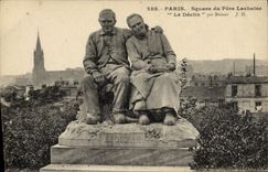 CPA Paris Square Du Pere Lachaise Le Declin