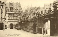 El museo de París de la POSTAL de la VENDIMIA de la corte de Cluny de la entrada Derecho-echó a un lado