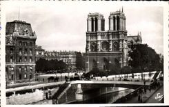 MODERN CARD Paris Notre Dame and the Small arm of the Seine to the twin bridge