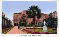 POSTAL MODERNA Toulouse el jardín del museo