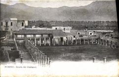 VINTAGE POSTCARD Pompei Scuola dei Gladiatori