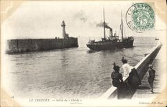CPA Le Treport Sortie du Hardy Bateau Phare 