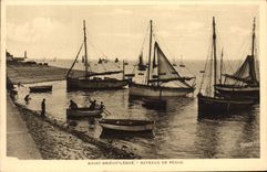 CPA Saint Brieuc Legue Bateaux de Peche 