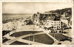 POSTAL MODERNA reina de Trouville de los hoteles grandes de las playas en la playa