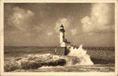 POSTAL Treport de la VENDIMIA el faro por la tormenta