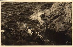 VINTAGE POSTCARD Point of the Strong current of Center the Hell of Plogoff
