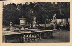 CPA Nimes Vue de la Fontaine 