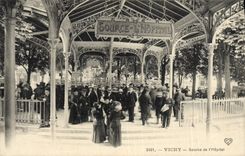 CPA Vichy Source de l'Hopital Cachet 13eme Corps d'armee Hopitail temporaire 44