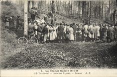 VINTAGE POSTCARD the Great War Territorial Mass On the Militaria face