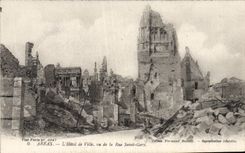 CPA Arras L'Hotel De Ville Vu De La Rue Saint Gery Militaria